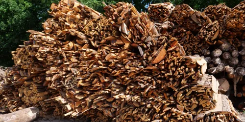 Bois et matériaux recyclés prêts à la vente